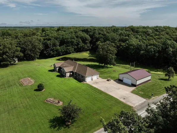 1903 N 1400th Ave, Camp Point, IL 62320