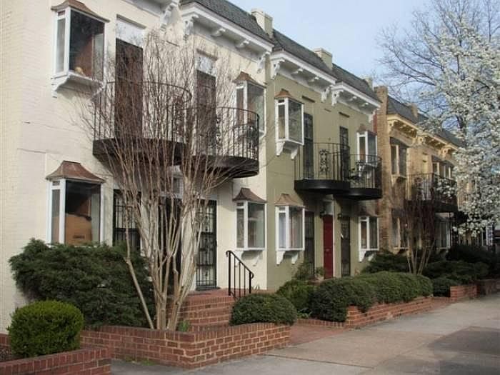 1st image of 3014 Ellwood Ave APT 2