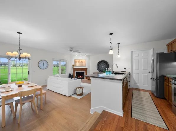 644 Geneva National AVENUE NORTH North #6-33, Lake Geneva, WI 53147