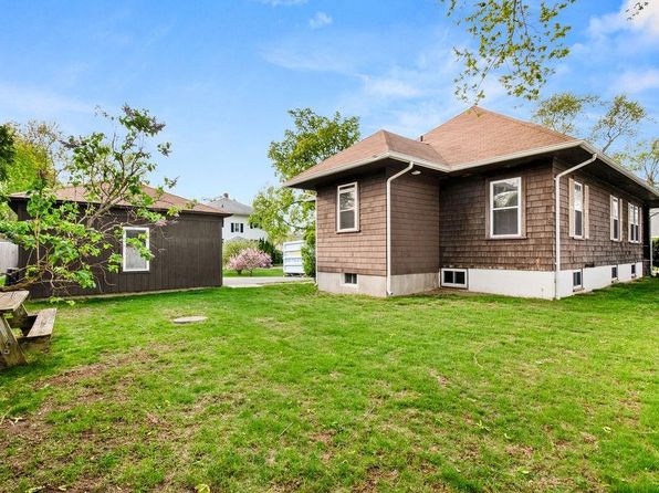 72 Greenwood Ave, Warwick, RI 02886