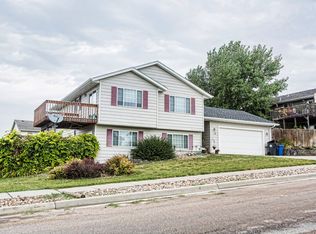 110 Bengal Dr, Rapid City, SD 57701