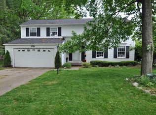 2340 Beechwood Dr, Westlake, OH