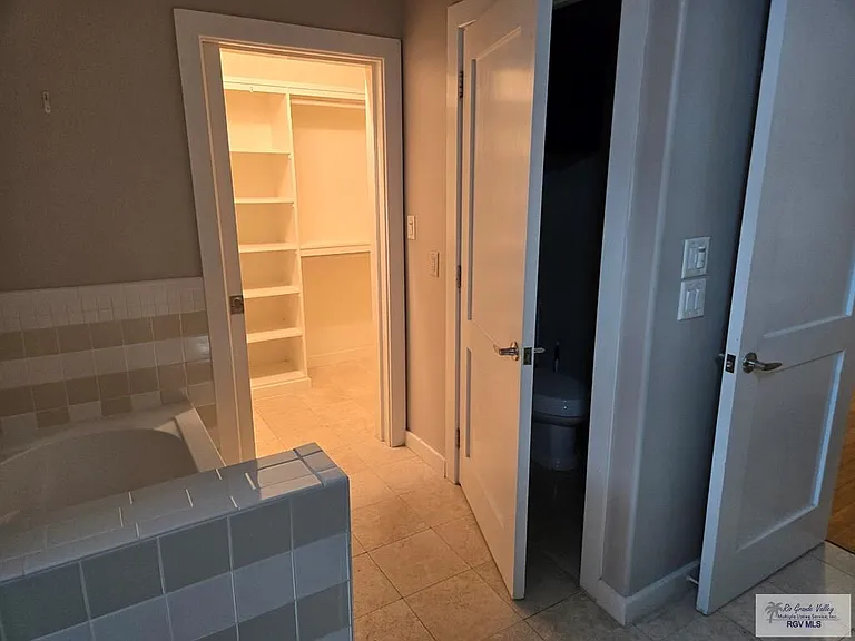 524 Wildrose Ln #1 — Photo 8