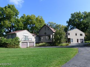 33 McCormack Rd, Slingerlands, NY 12159