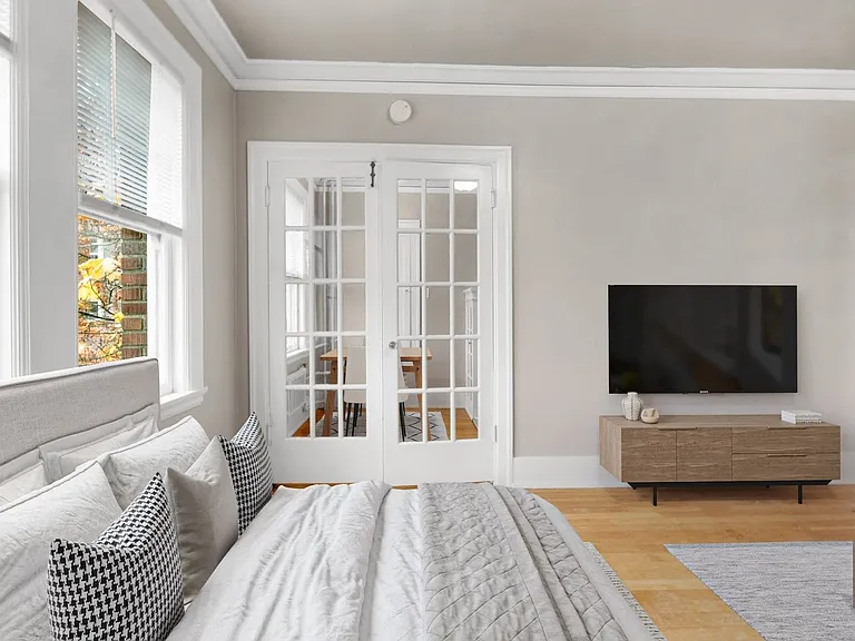 1736 Summit Ave — Photo 7