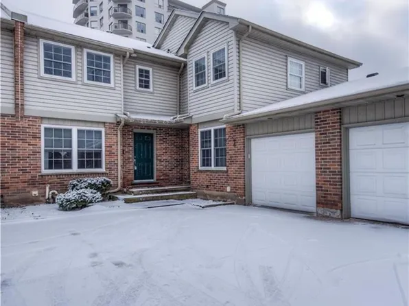 250 Keats Way #6, Waterloo, ON N2L 6J5