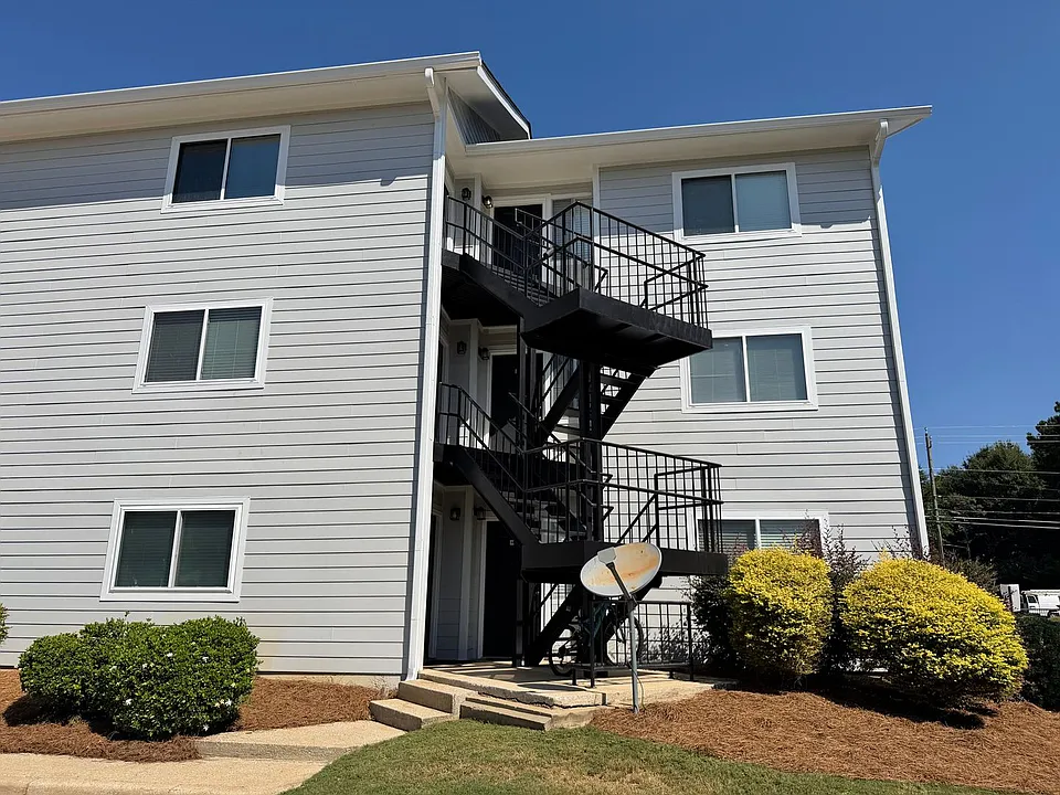 555 W Glenn Ave #A204