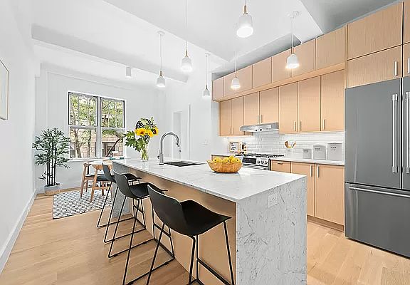3rd image of 650 W End Ave #1BB