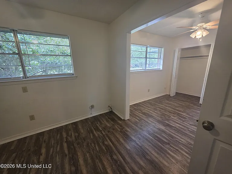 905 Spanish Acres Dr — Photo 5