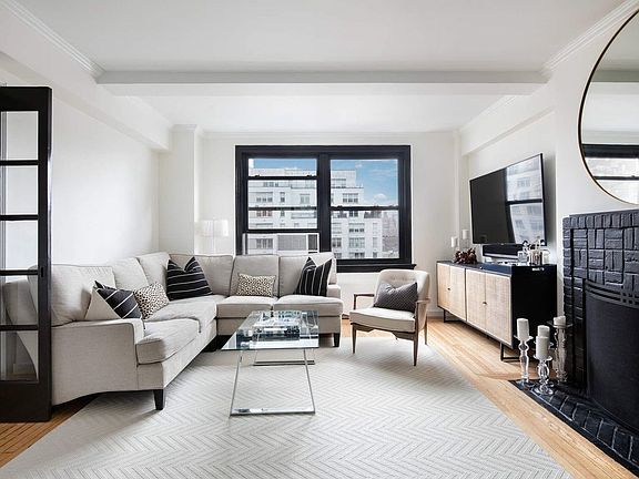 2nd image of 215 E 73rd St #9E