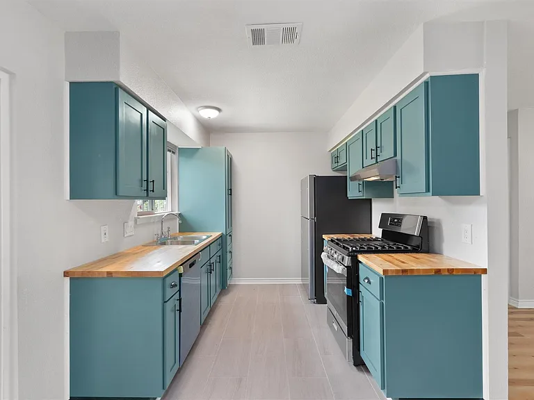 2532 Chaparral Trl — Photo 8