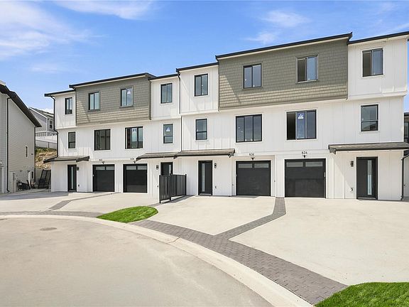 3rd image of 838 Blackbird Pl