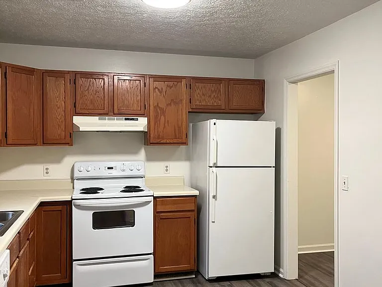 1477 Sandy Cir — Photo 5
