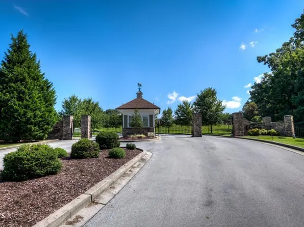 191 Creek Side Ct, Bristol, TN 37620