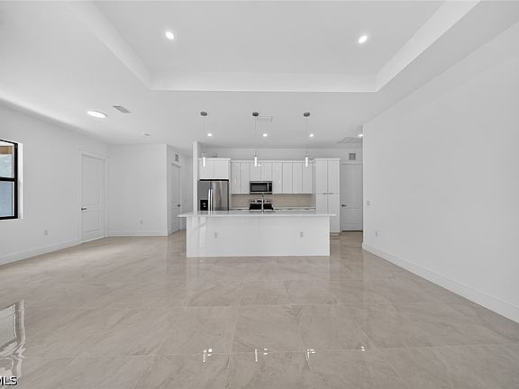 5th image of 463 Zimmerman Ave S