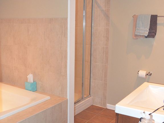 3rd image of 1511 N Artesian Ave APT 2