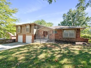 8723 W 69th St, Overland Park, KS 66204