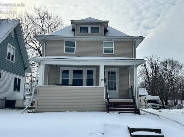 227 W Park St, Oak Harbor, OH 43449