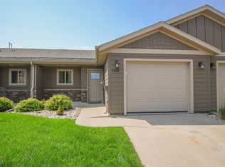 2428 E Meadowside Pl, Sioux Falls, SD 57108