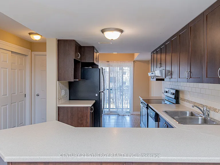 2228 Tenth Line Rd — Photo 11