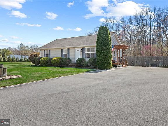 3rd image of 2032 Pondtown Rd