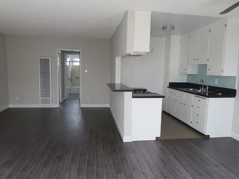 11820 Venice Blvd #2 — Photo 8