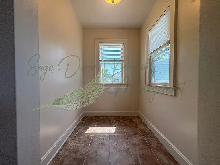 305 N Crysler Ave — Photo 19