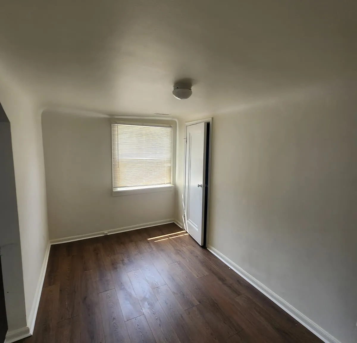 2 bed, 750 sqft, $1,100 — Photo 3