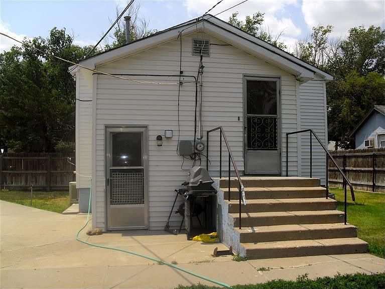 2nd image of 308 N Hickok St