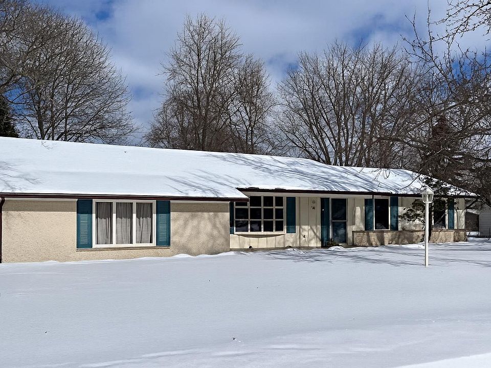 1st image of 700 Brentwood Cir