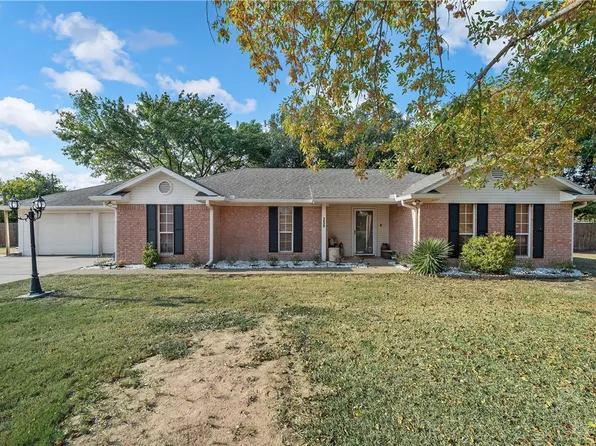 359 Parkhaven Dr, Woodway, TX 76712