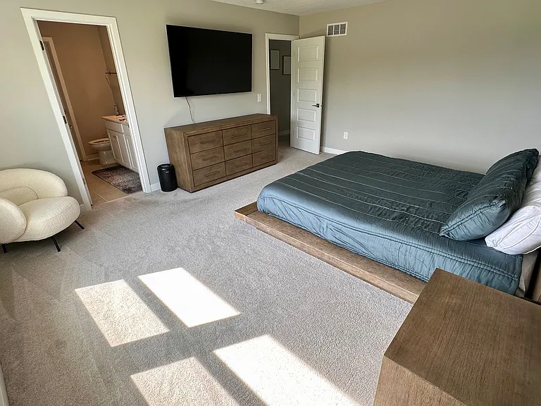 721 Scarsdale Ln — Photo 21