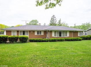 2503 Chevy Chase Dr, Joliet, IL 60435