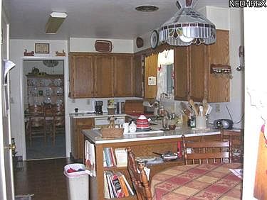 5th image of 614 Oak Knoll Ave NE