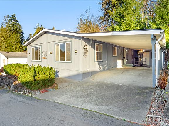 2nd image of 851 NE Saturn Lane