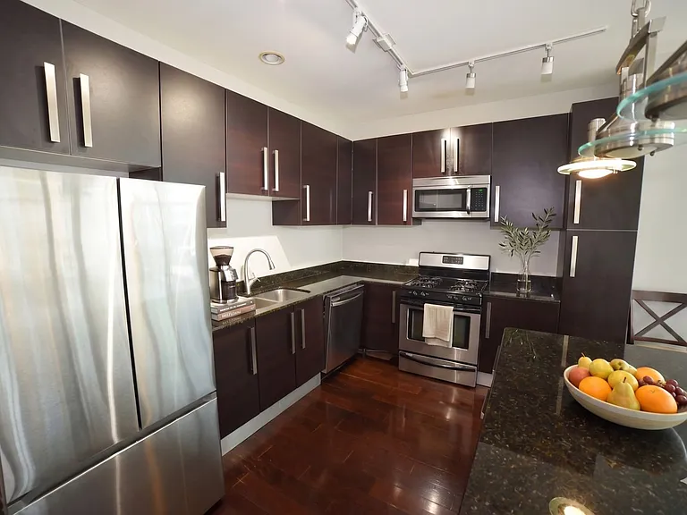 225 S Sangamon St #701 — Photo 5