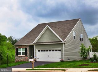 140 Dylan Dr, York, PA 17404
