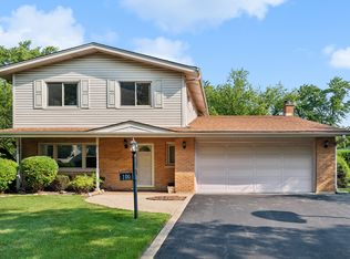 100 Mulberry East Rd, Deerfield, IL 60015