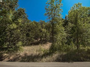 902 Loredo Dr, Roseburg, OR 97471