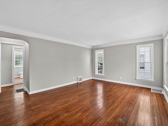 3rd image of 10204 McCracken Blvd