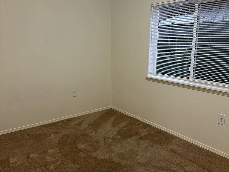 Dearborn Square Apartments — Photo 19