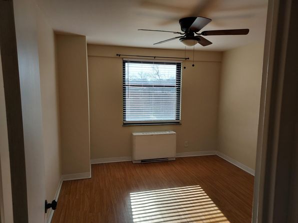 11850 Edgewater Dr APT 401