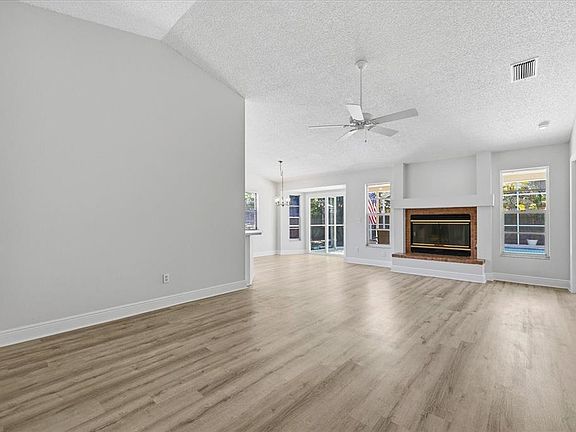 4th image of 8132 Perth Dr