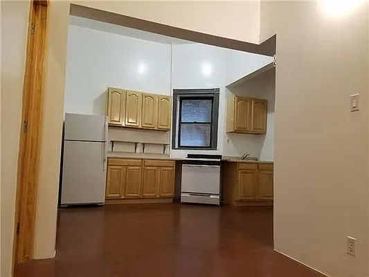 Rented by Century 21 New Golden Age Realty | media 6