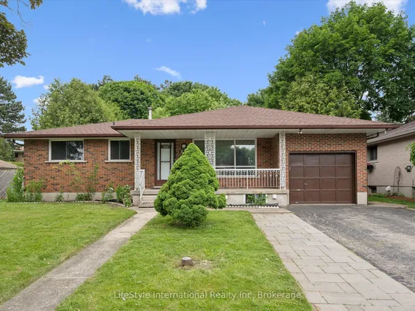 113 Applewood Cres, Guelph, ON N1H 6B3