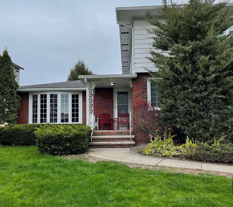 100 Darlington Rd E #2