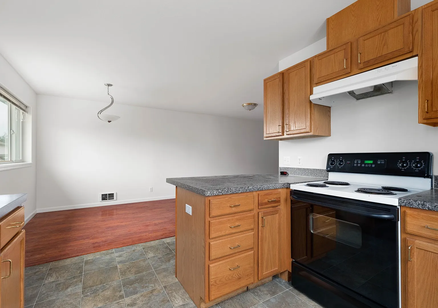 0851-1414 NW Elwha St — Photo 2