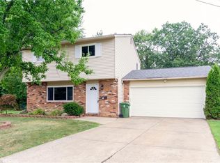 141 Paxton Rd, Eastlake, OH 44095