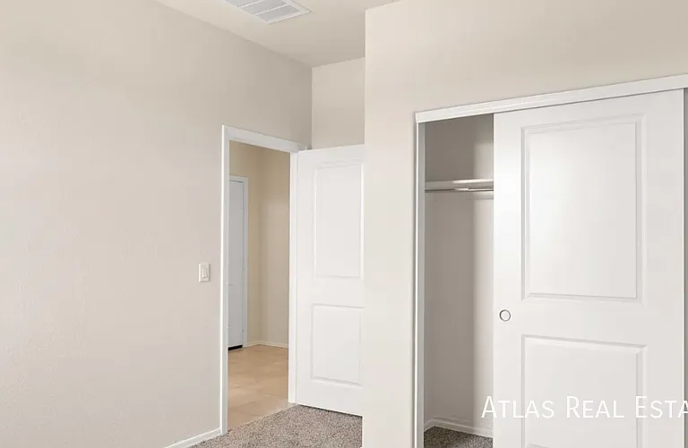 1168 W Castle Ct — Photo 16