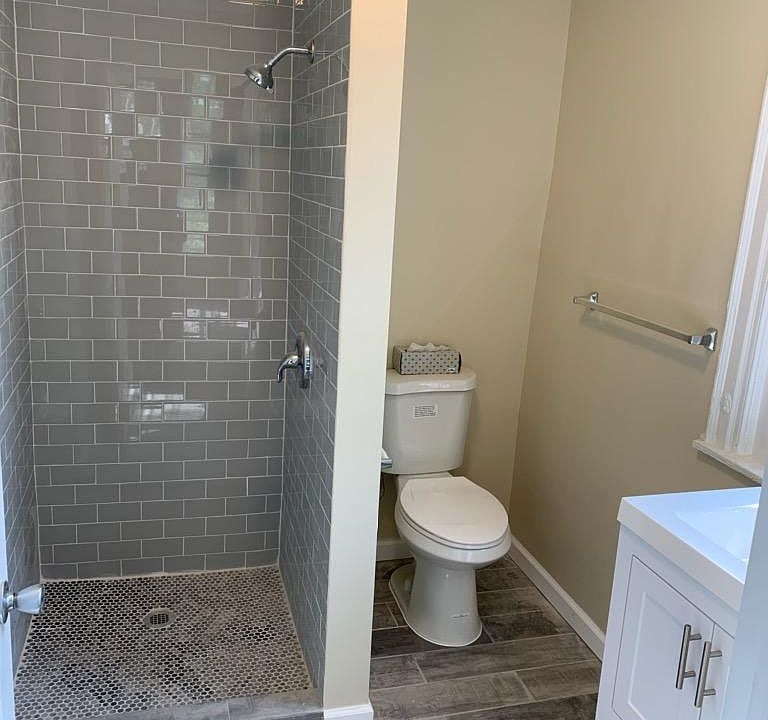 2nd floor studio -- $1,150/month